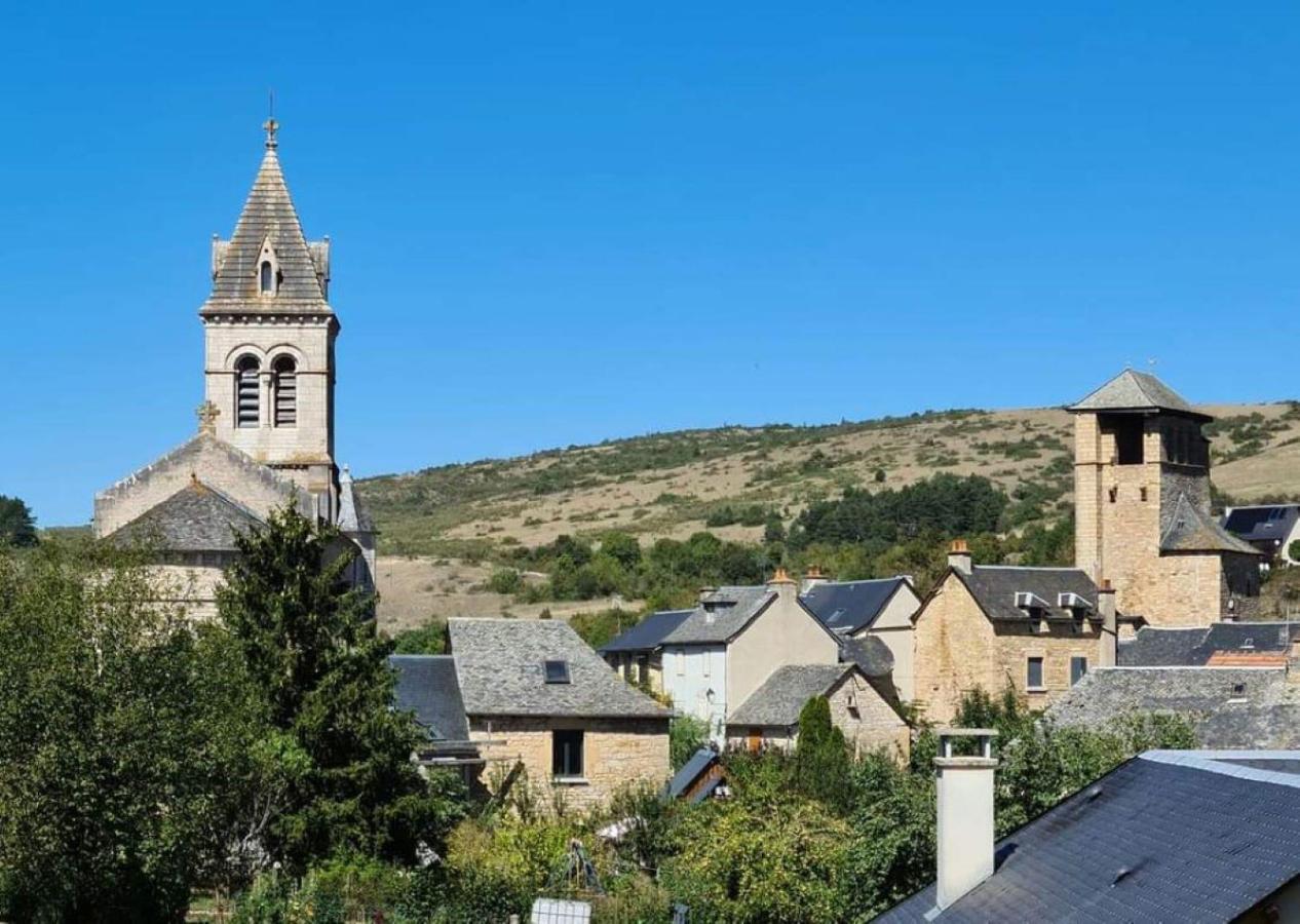 Le Gite De La Vieille Eglise De Coussergues Luaran gambar